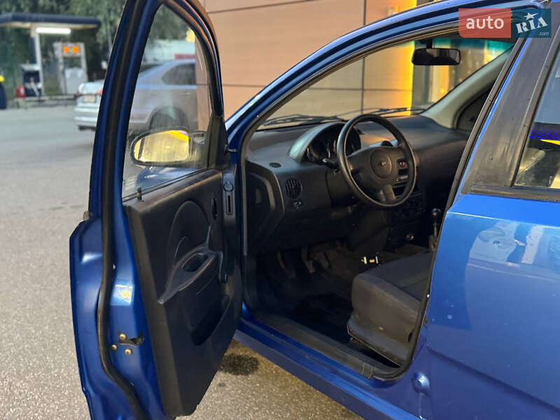 Седан Chevrolet Aveo 2005 в Полтаві
