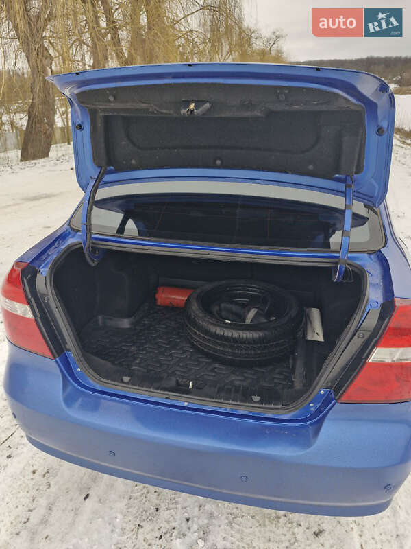 Седан Chevrolet Aveo 2008 в Зіньківі