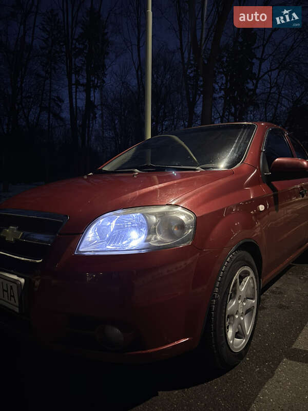 Седан Chevrolet Aveo 2008 в Черновцах