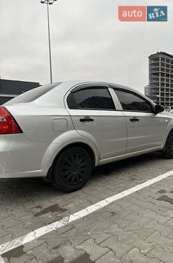Седан Chevrolet Aveo 2011 в Киеве