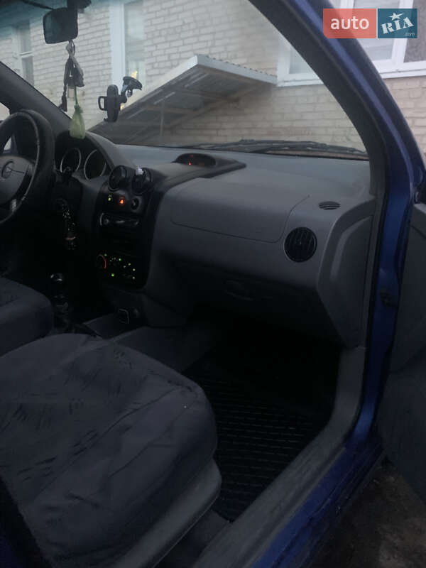 Седан Chevrolet Aveo 2004 в Горохове