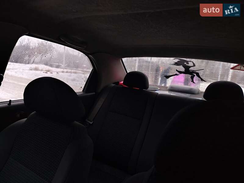 Седан Chevrolet Aveo 2006 в Каневі