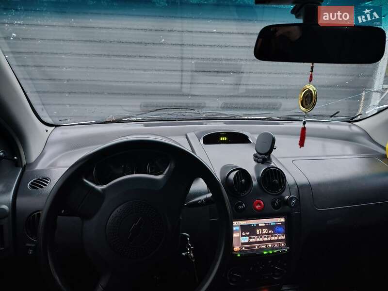 Седан Chevrolet Aveo 2006 в Каневі