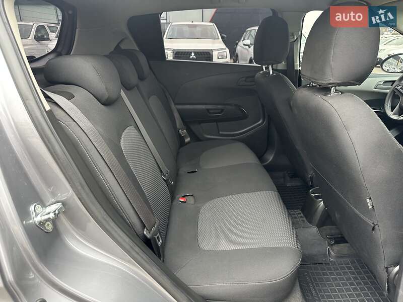 Хэтчбек Chevrolet Aveo 2012 в Киеве