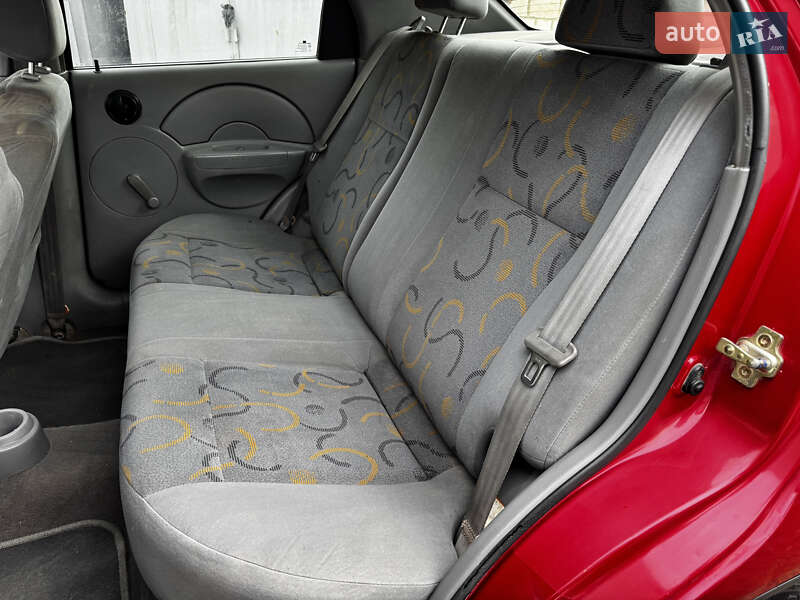 Седан Chevrolet Aveo 2005 в Чернівцях