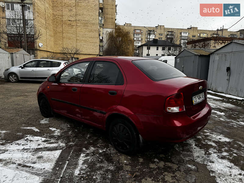 Седан Chevrolet Aveo 2005 в Чернівцях