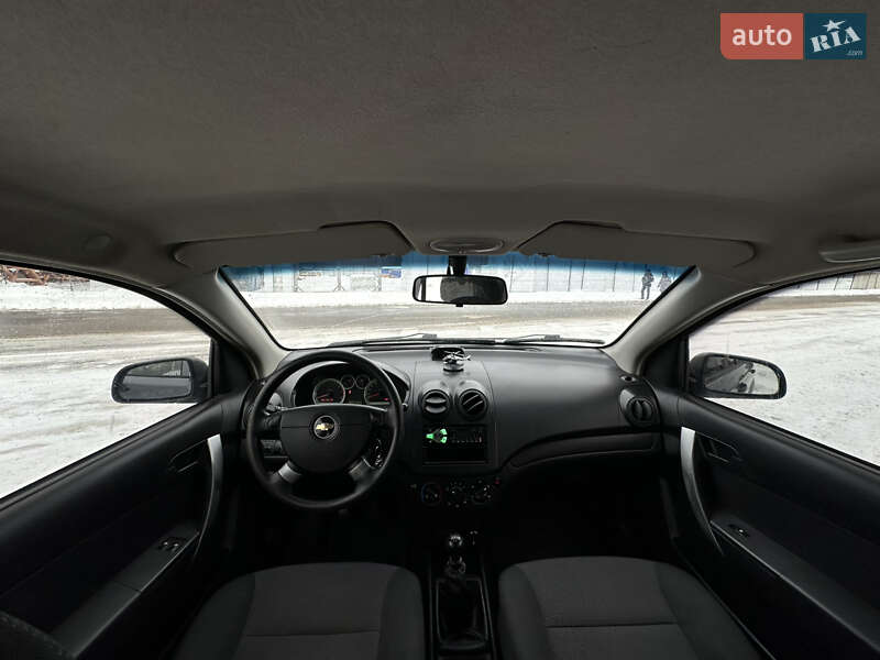 Седан Chevrolet Aveo 2011 в Сумах