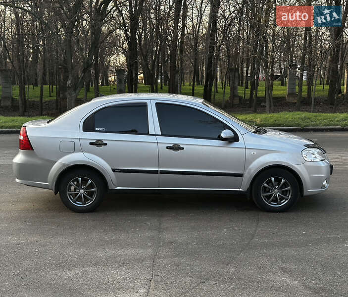 Седан Chevrolet Aveo 2006 в Миколаєві