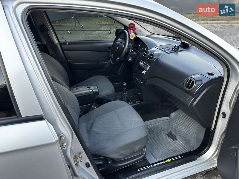 Седан Chevrolet Aveo 2006 в Миколаєві