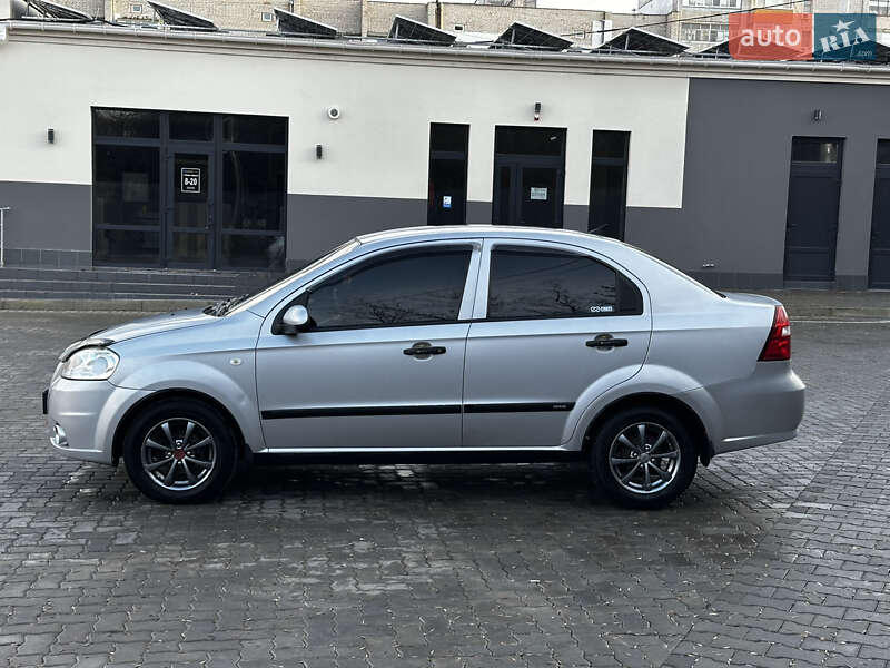 Седан Chevrolet Aveo 2006 в Миколаєві