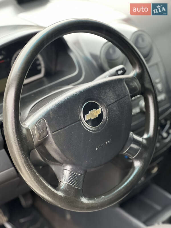 Седан Chevrolet Aveo 2008 в Сумах