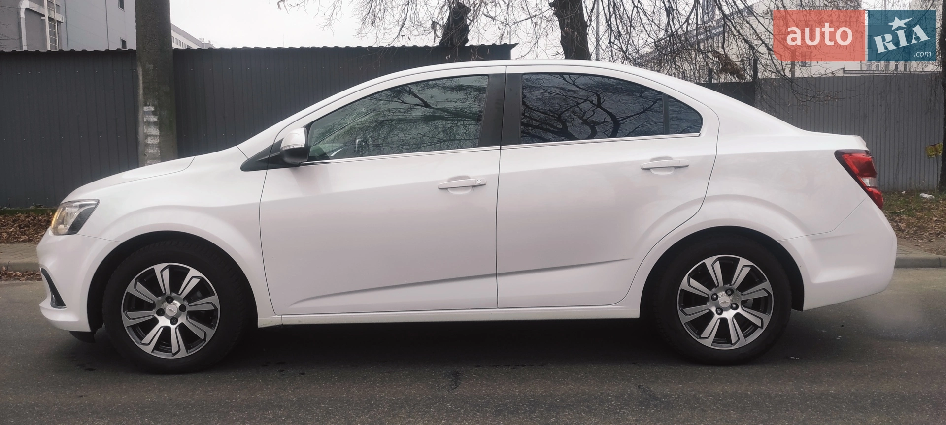 2017 Chevrolet Aveo - мініатюра 12