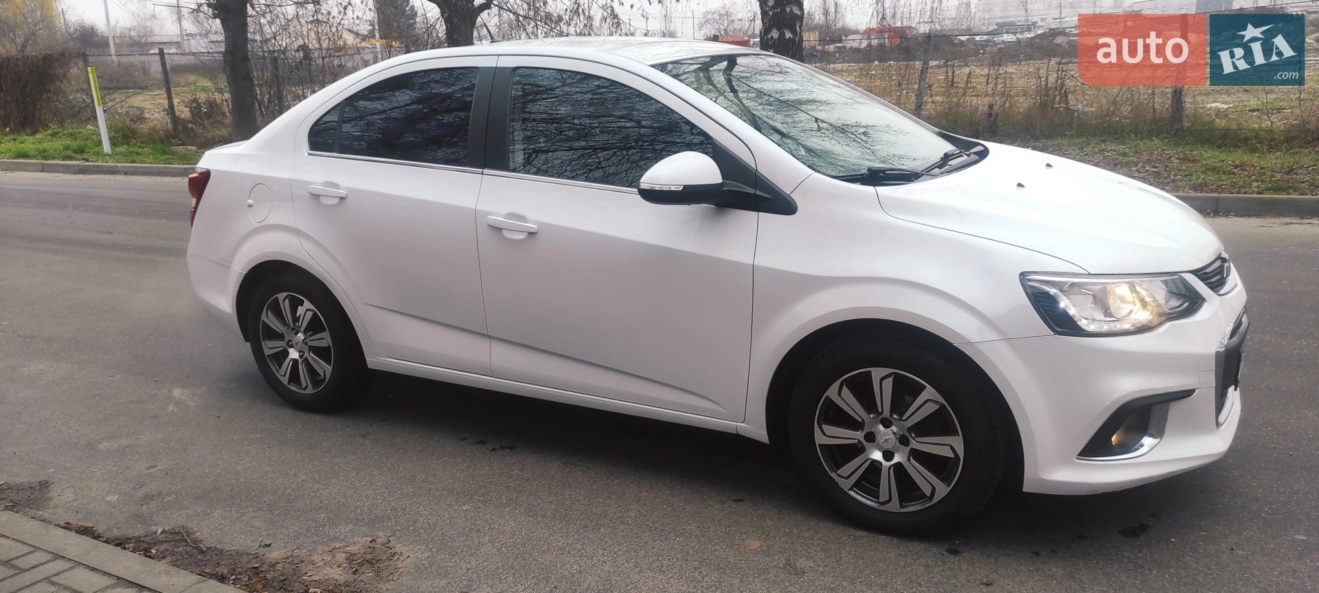 2017 Chevrolet Aveo - мініатюра 13
