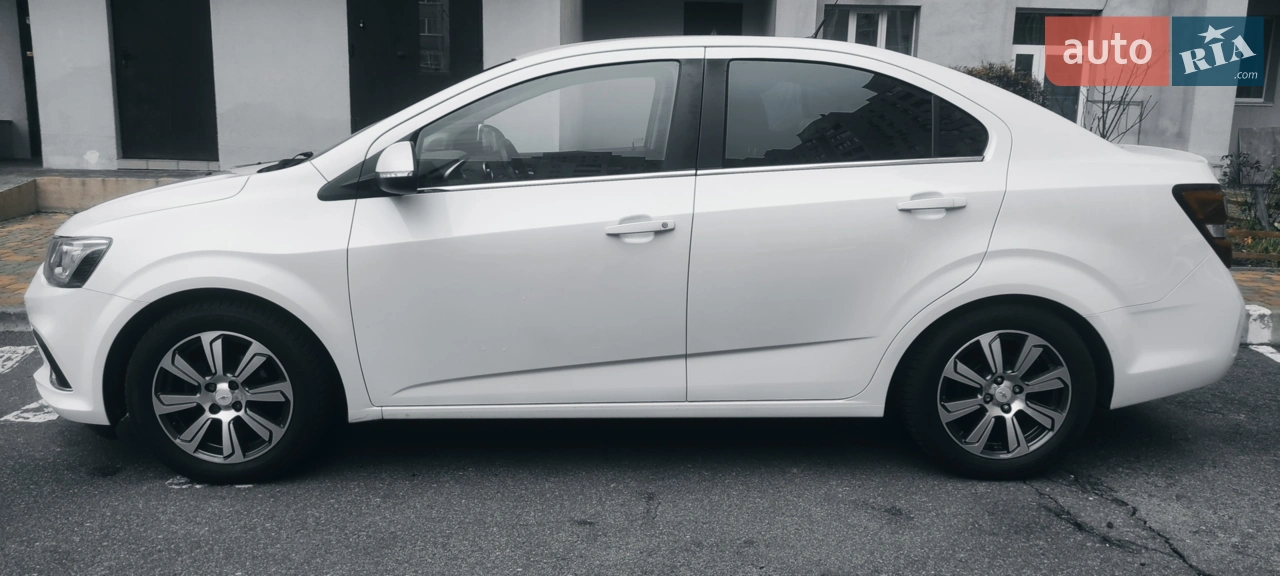 2017 Chevrolet Aveo - мініатюра 5
