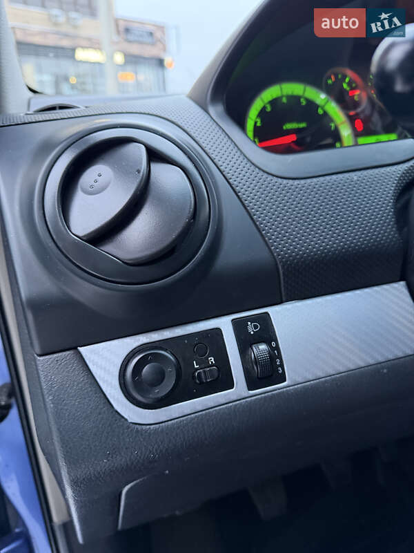 Хэтчбек Chevrolet Aveo 2008 в Харькове