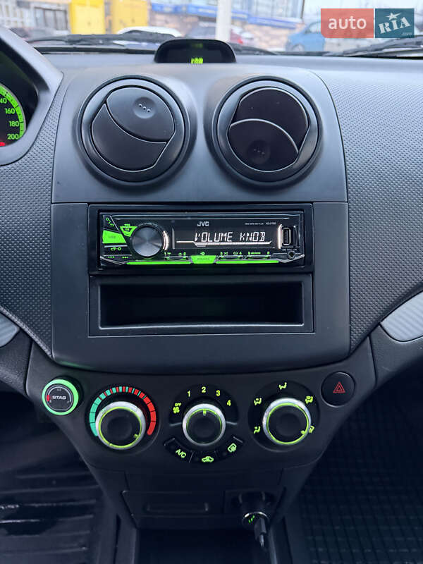 Хэтчбек Chevrolet Aveo 2008 в Харькове