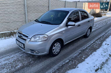 Седан Chevrolet Aveo 2006 в Кривом Роге