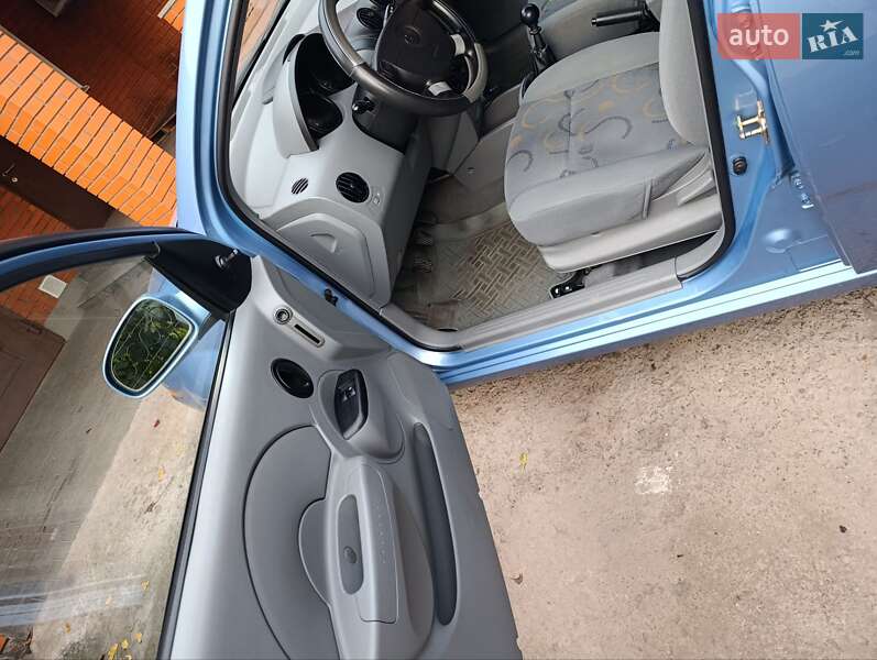 Хэтчбек Chevrolet Aveo 2005 в Запорожье