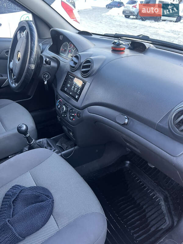 Седан Chevrolet Aveo 2006 в Львове