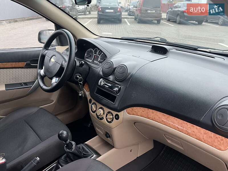 Седан Chevrolet Aveo 2008 в Кременчуге