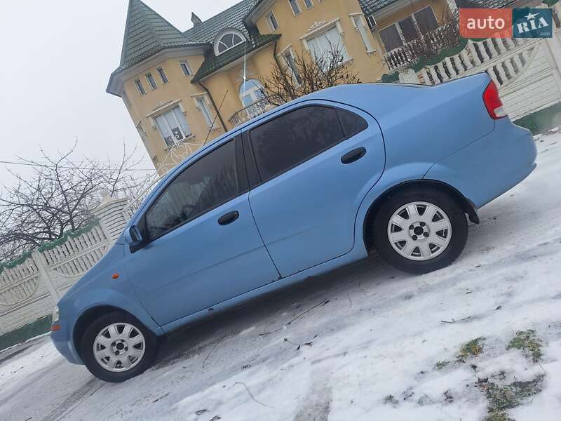 Седан Chevrolet Aveo 2005 в Черновцах