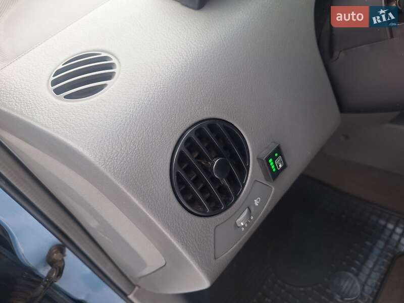 Седан Chevrolet Aveo 2005 в Черновцах