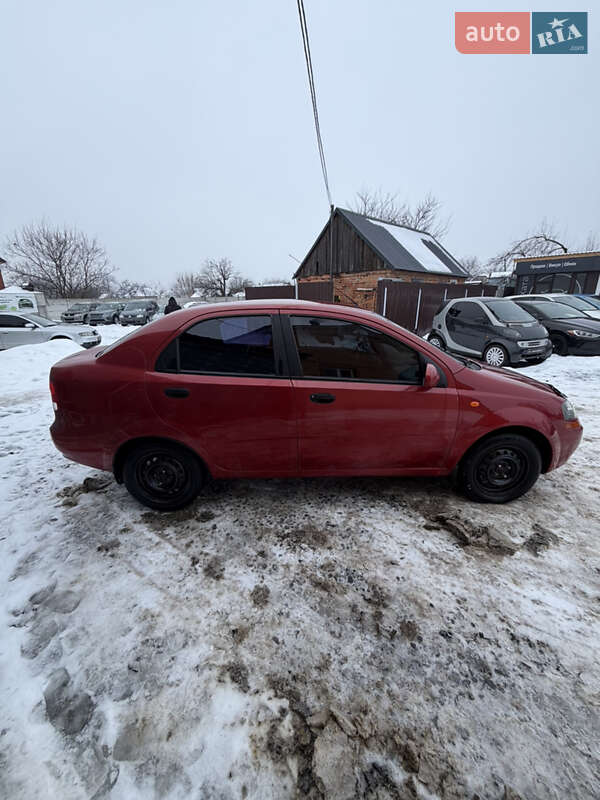 Седан Chevrolet Aveo 2005 в Дергачах