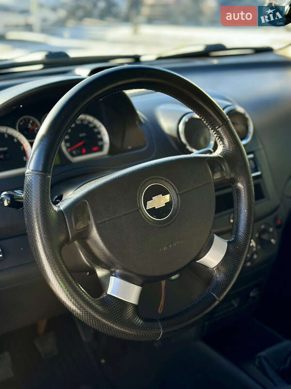 Хетчбек Chevrolet Aveo 2008 в Кривому Розі