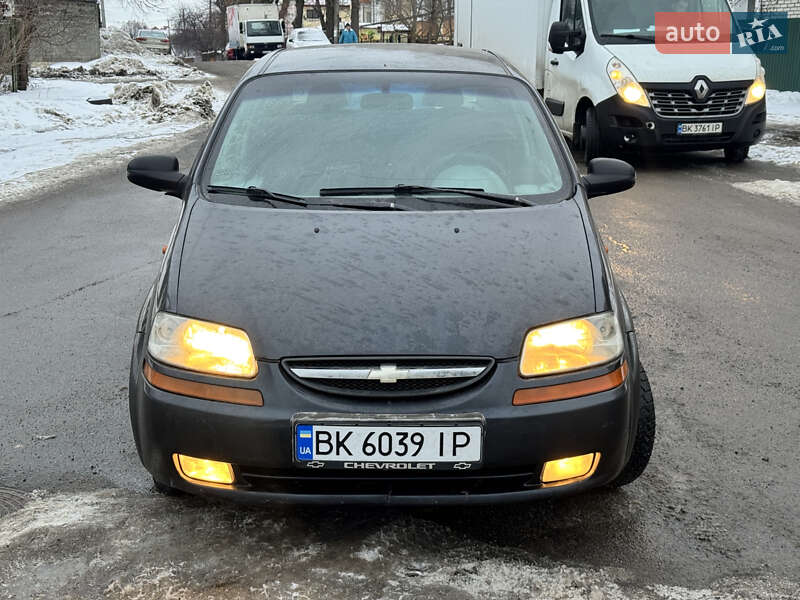 Седан Chevrolet Aveo 2005 в Ровно