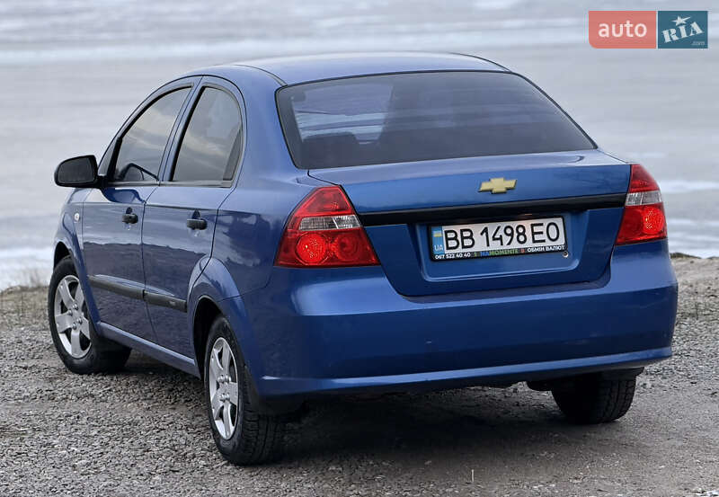 Седан Chevrolet Aveo 2006 в Днепре