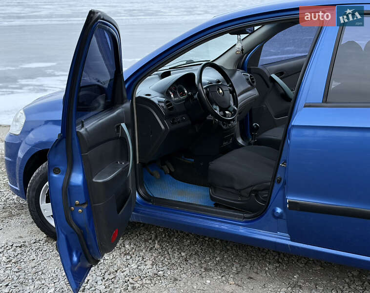 Седан Chevrolet Aveo 2006 в Днепре