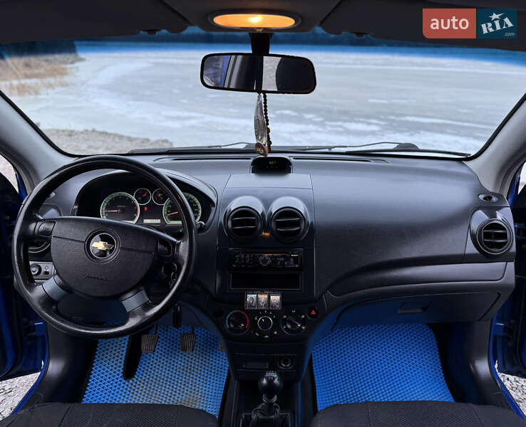 Седан Chevrolet Aveo 2006 в Днепре