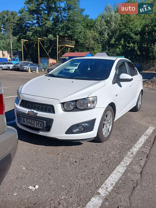 Седан Chevrolet Aveo 2012 в Киеве