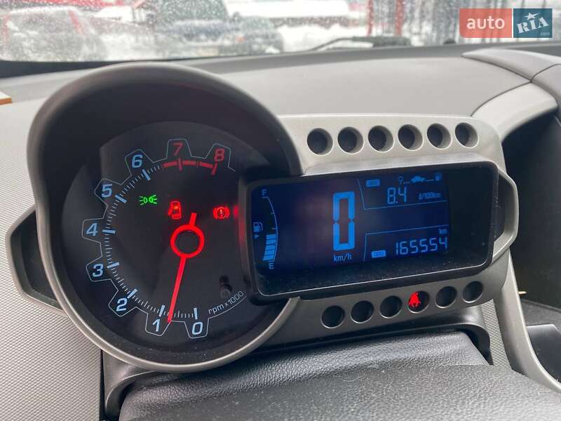 Седан Chevrolet Aveo 2012 в Киеве