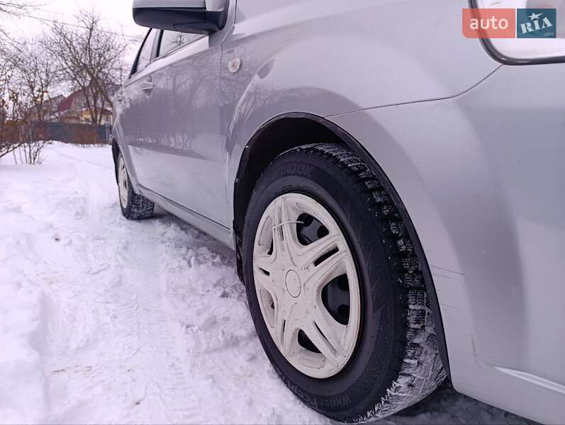 Седан Chevrolet Aveo 2008 в Киеве