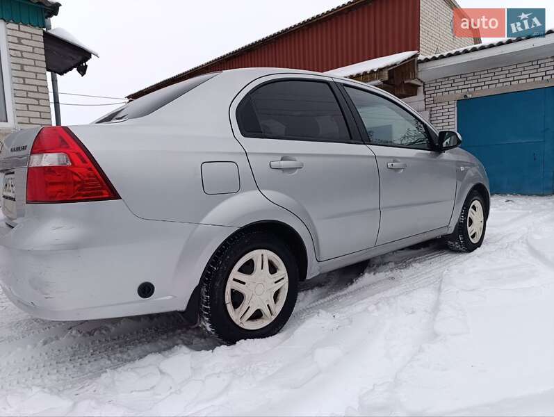 Седан Chevrolet Aveo 2008 в Киеве