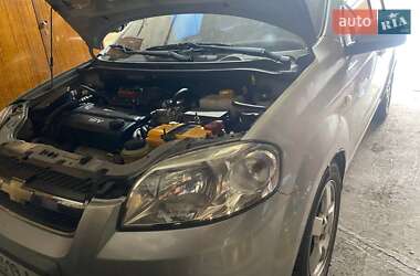 Седан Chevrolet Aveo 2008 в Кривом Роге
