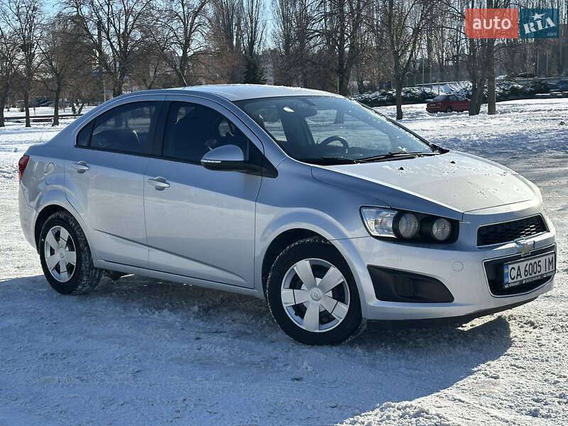 Седан Chevrolet Aveo 2014 в Черкассах