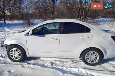 Седан Chevrolet Aveo 2017 в Ровно