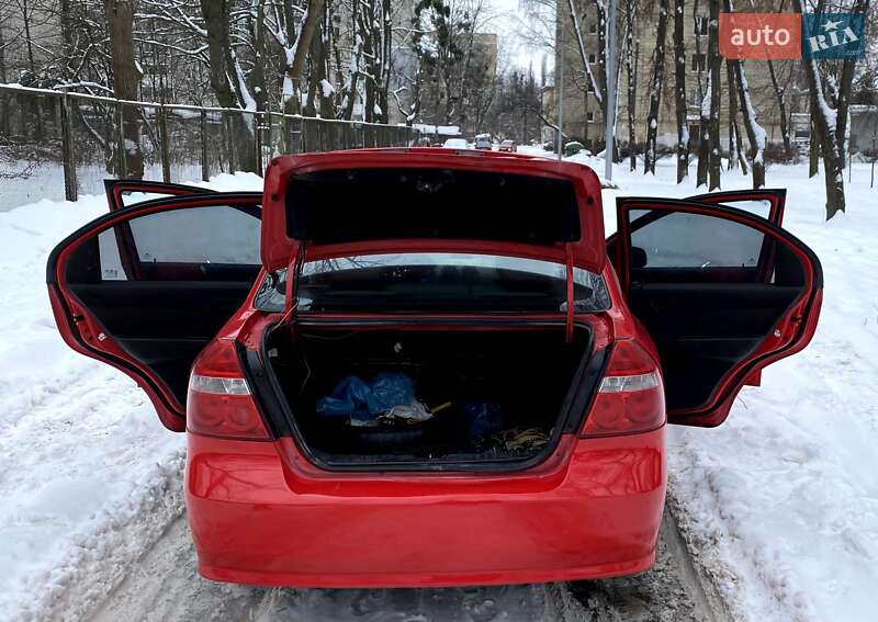 Седан Chevrolet Aveo 2006 в Києві