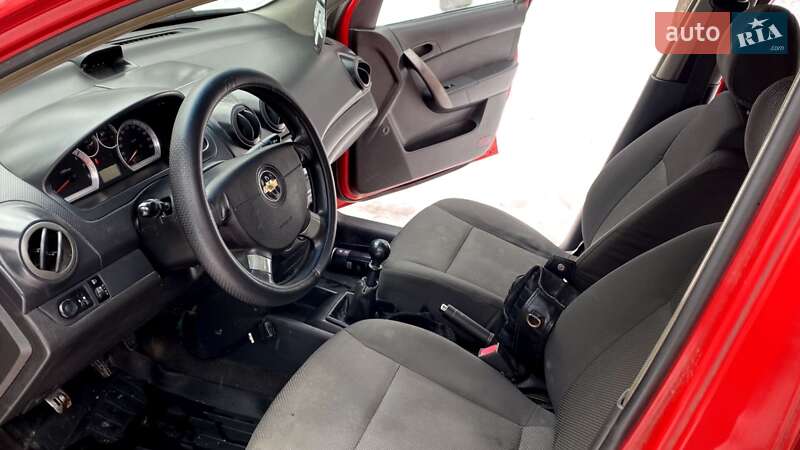 Седан Chevrolet Aveo 2006 в Києві