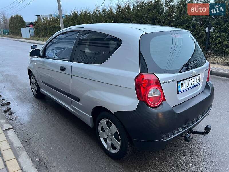 Хэтчбек Chevrolet Aveo 2008 в Вишневом фото 5 Хэтчбек Chevrolet Aveo 2008 в Вишневом
