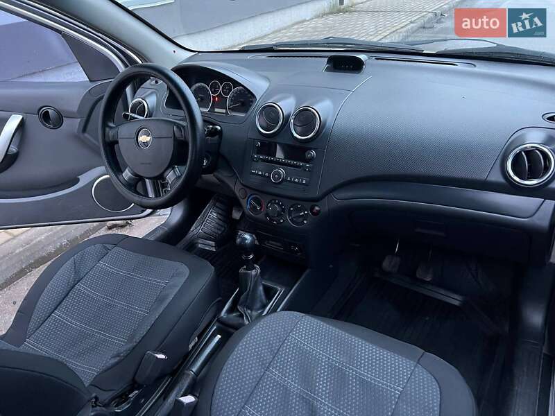Хэтчбек Chevrolet Aveo 2008 в Вишневом фото 15 Хэтчбек Chevrolet Aveo 2008 в Вишневом