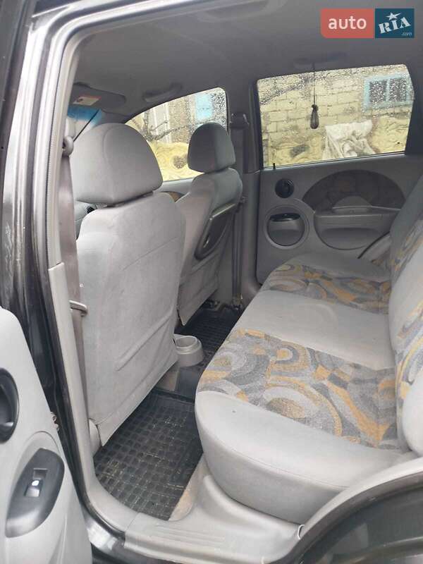 Хэтчбек Chevrolet Aveo 2005 в Белгороде-Днестровском фото 6 Хэтчбек Chevrolet Aveo 2005 в Белгороде-Днестровском