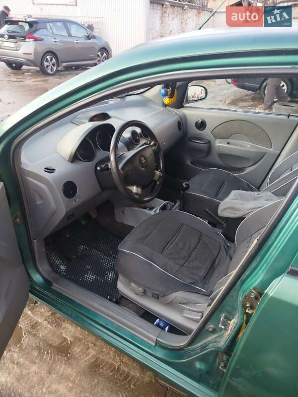 Седан Chevrolet Aveo 2004 в Черновцах