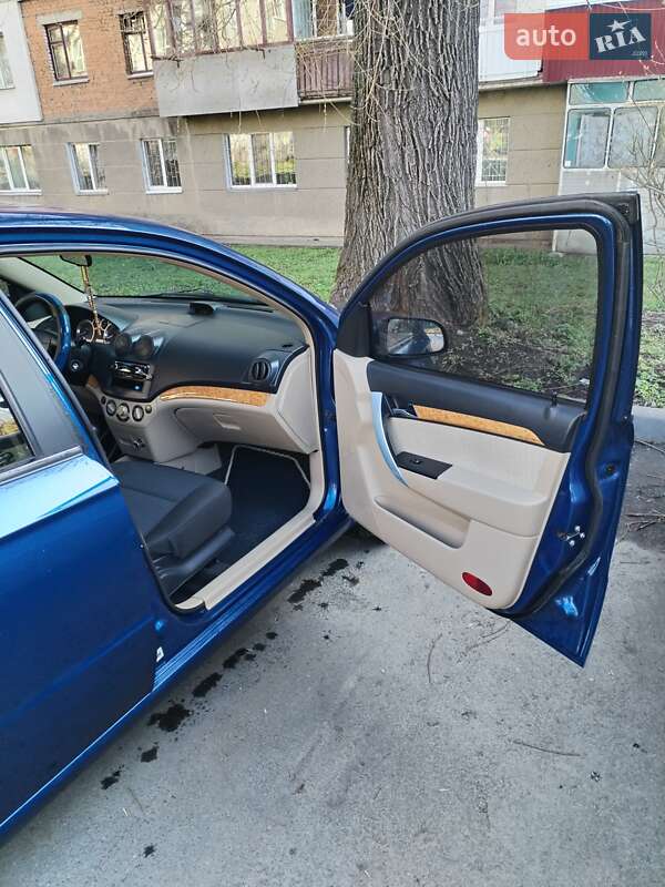 Седан Chevrolet Aveo 2008 в Хмельницькому