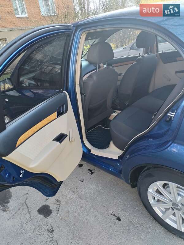 Седан Chevrolet Aveo 2008 в Хмельницькому