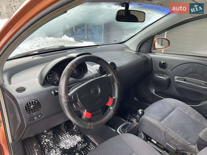 Седан Chevrolet Aveo 2006 в Киеве