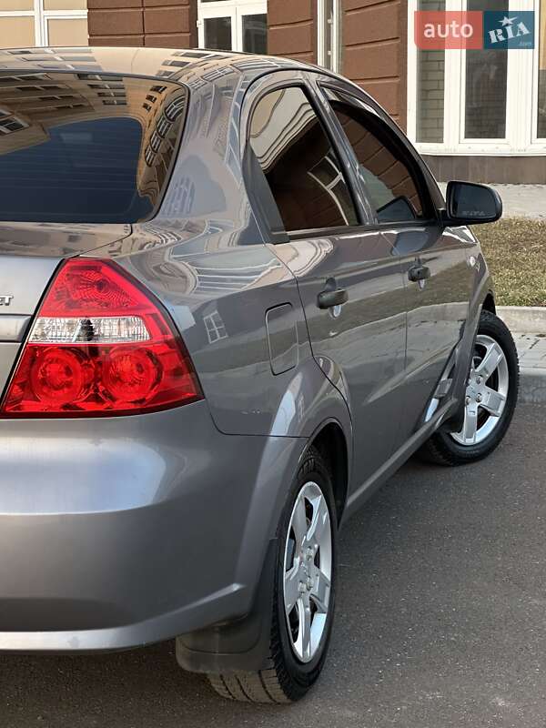Седан Chevrolet Aveo 2007 в Миколаєві
