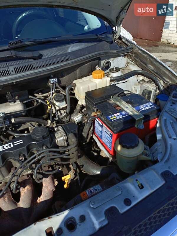 Седан Chevrolet Aveo 2007 в Чернигове